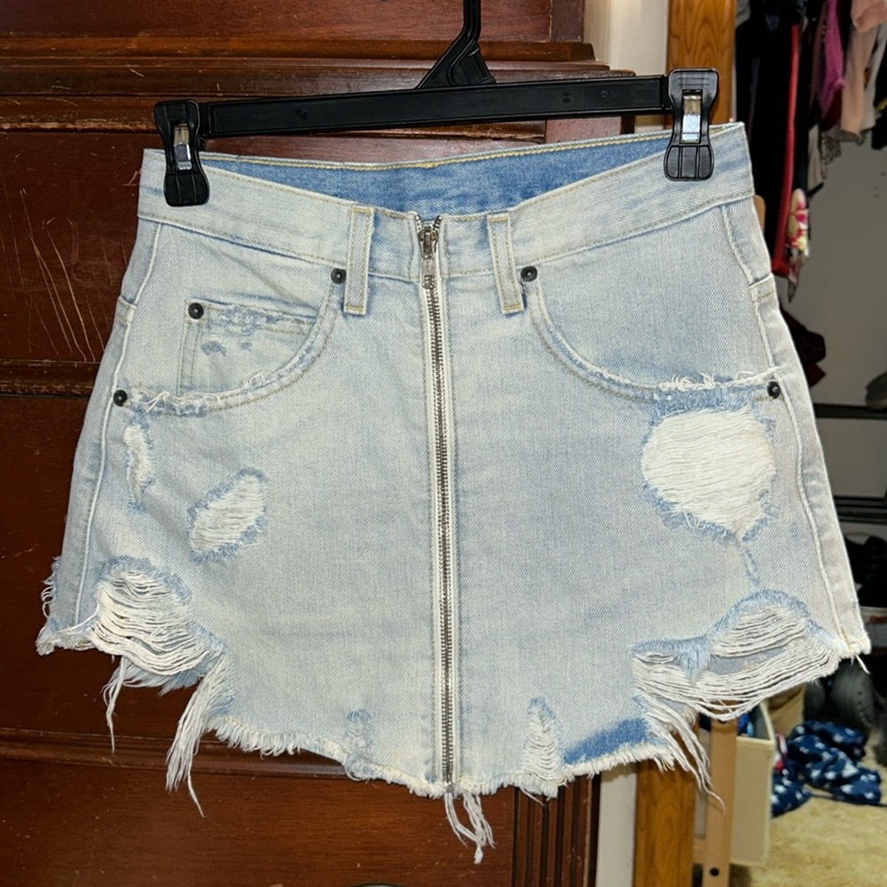 CARMAR distressed denim skirt🤩NWT